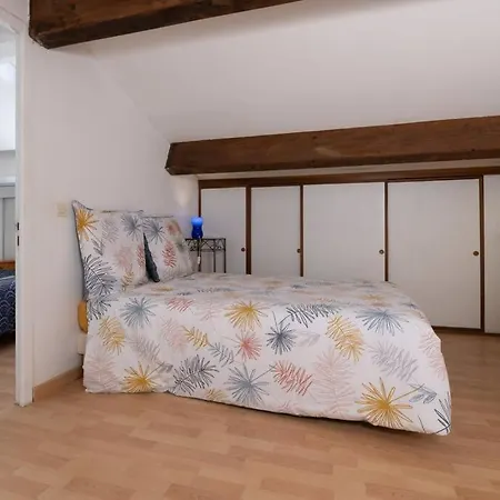 Duplex A 500 M Du Port D'hyeres Lesclesdenicole Le Pradet Apartment Hyeres